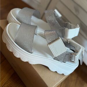 MELISSA
Kick Off Sandal